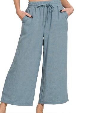 NWOT Zenana Woven Crepe Cropped Pants Size L